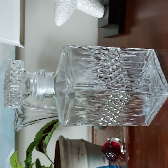 Unique Vintage Other - Glass vintage whiskey decanter liquor bottle diamond pattern 💎